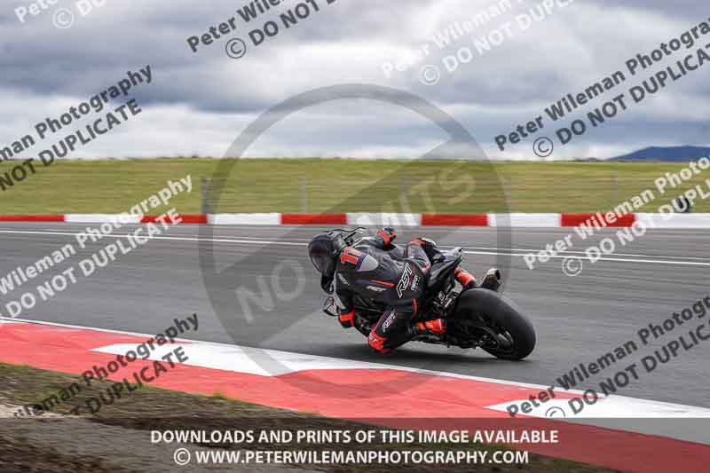 cadwell no limits trackday;cadwell park;cadwell park photographs;cadwell trackday photographs;enduro digital images;event digital images;eventdigitalimages;navarra;no limits trackdays;peter wileman photography;racing digital images;trackday digital images;trackday photos
